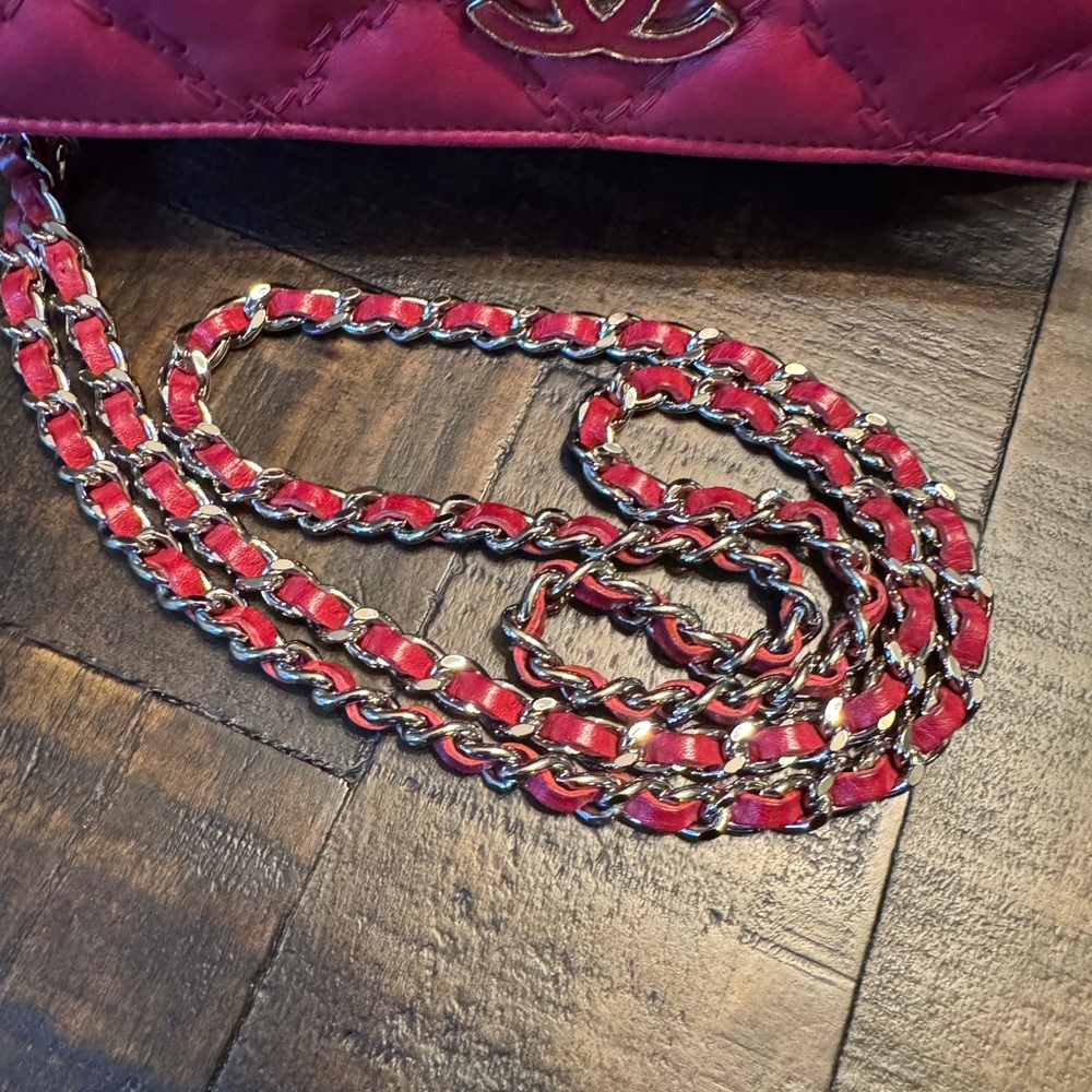 CHANEL Red WOC - Picture 10 of 15